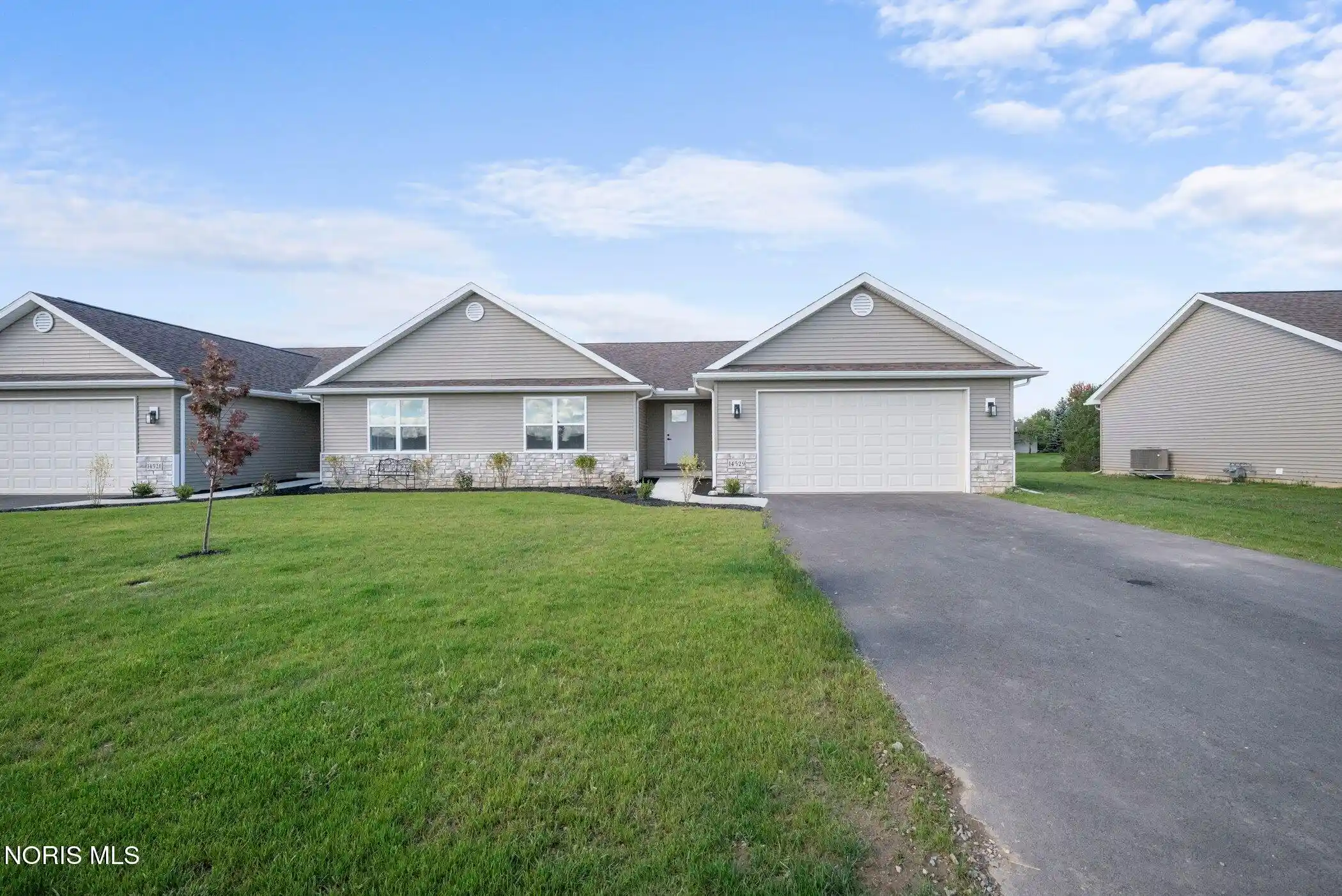 Listing Photo 1 - Condo for sale in 14529 Dexter Fls Rd located at 14529 Dexter Fls Rd, Perrysburg, OH 43551 - Unit 14529 Dexter Fls Rd
