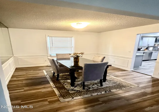 Homes for sale in Toledo, OH | 1694 Pinelawn Dr, Toledo, OH 43614 | MLS# 10009085