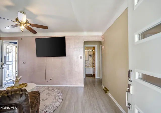 Photo 4 of Single family home for sale at 4429 Packard Rd, Toledo, OH 43612 | MLS# 10009095 | Listing updated on 2026-07-15