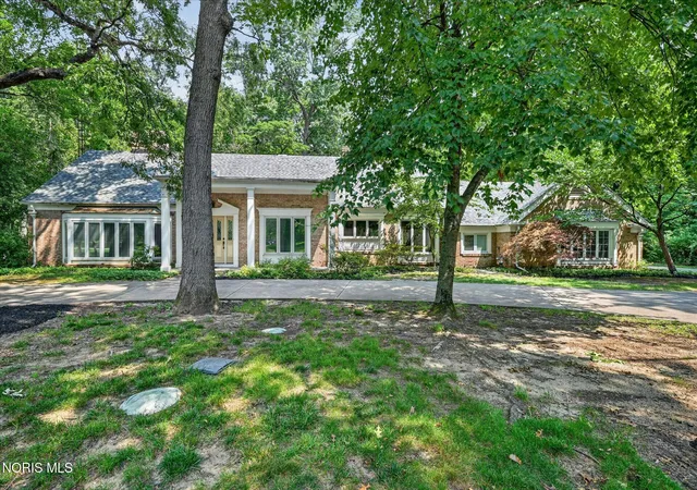 1st image of 6164 Valley Park Dr, Toledo, OH 43623 | MLS# 10009690