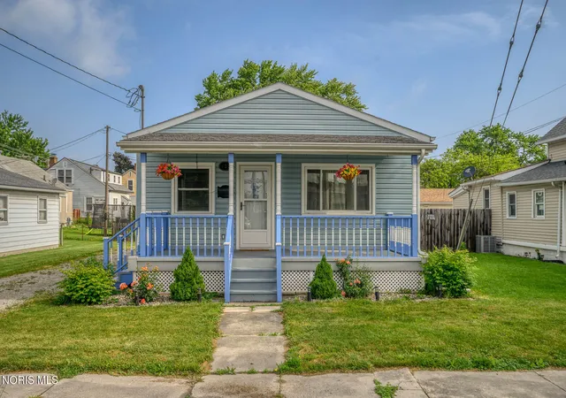 Homes for sale in Fostoria, OH | 622 Mcdougal St, Fostoria, OH 44830 | MLS# 10009135