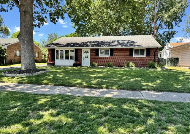 Homes for sale in Holland, OH | 410 Danesmoor Rd, Holland, OH 43528 | MLS# 10009125
