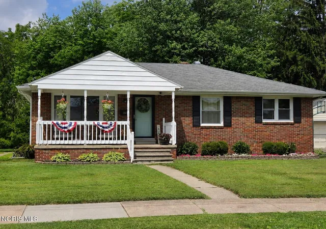1st image of 1021 Craig Rd, Maumee, OH 43537 | MLS# 10009176