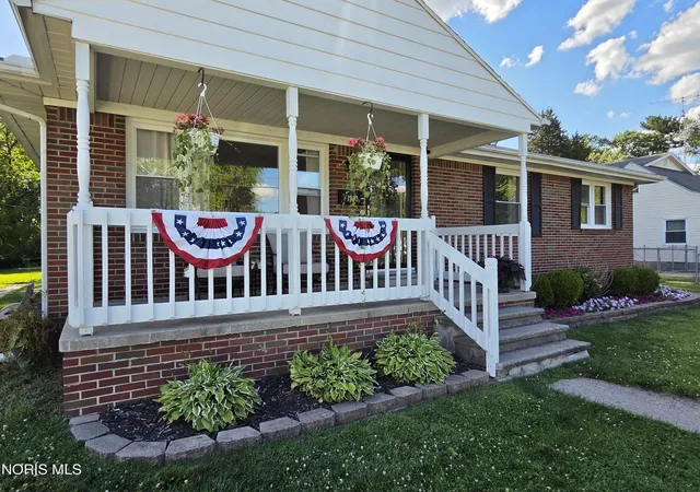 2nd image of 1021 Craig Rd, Maumee, OH 43537 | MLS# 10009176