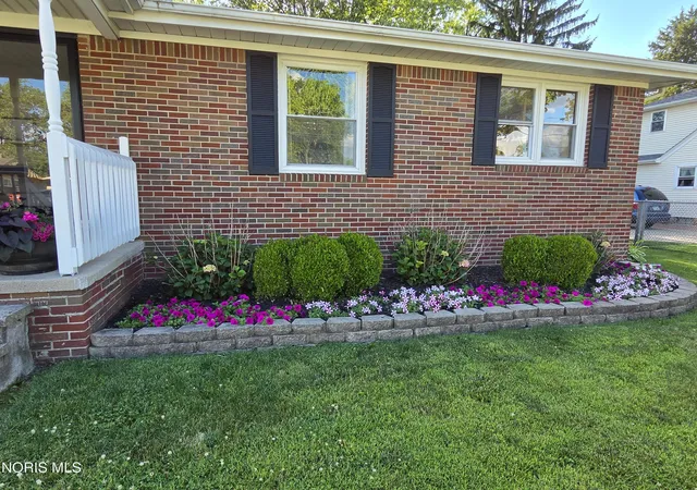 3rd image of 1021 Craig Rd, Maumee, OH 43537 | MLS# 10009176
