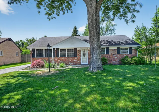 Homes for sale in Holland, OH | 608 Diana Dr, Holland, OH 43528 | MLS# 10009159