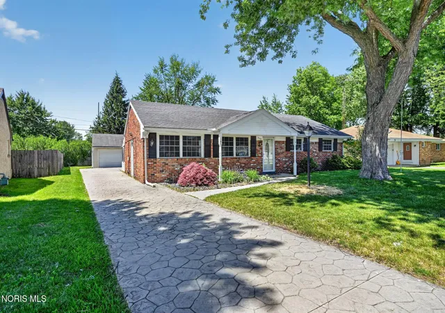 Homes for sale in Holland, OH | 608 Diana Dr, Holland, OH 43528 | MLS# 10009159