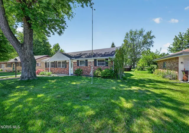 Homes for sale in Holland, OH | 608 Diana Dr, Holland, OH 43528 | MLS# 10009159