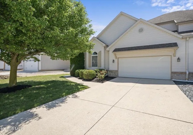 Homes for sale in Bowling Green, OH | 1163 Meadowlark Ln, Bowling Green, OH 43402 | MLS# 10009179