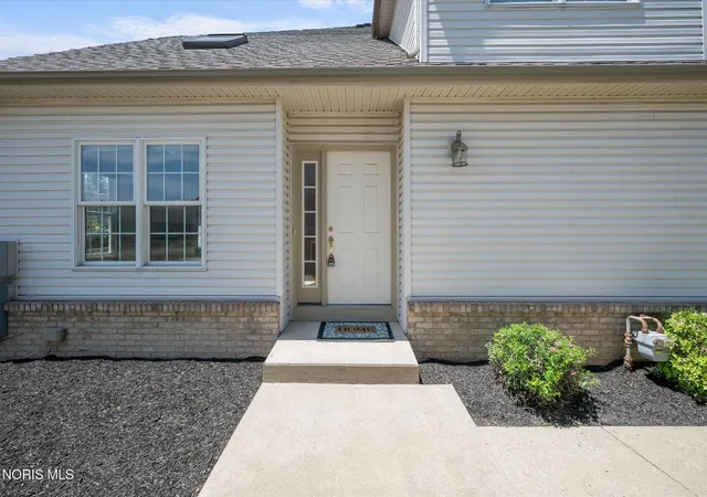 Homes for sale in Bowling Green, OH | 1163 Meadowlark Ln, Bowling Green, OH 43402 | MLS# 10009179