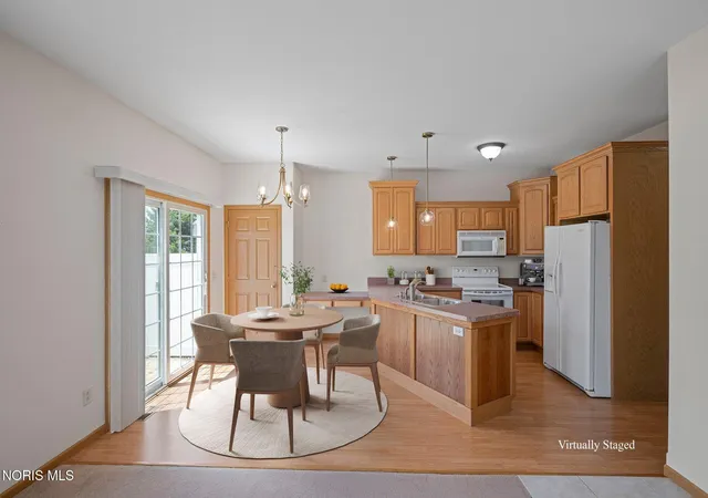 Photo 3 of House for sale at 1163 Meadowlark Ln, Bowling Green, OH 43402 | MLS# 10009179 | Listing updated on 2026-10-08