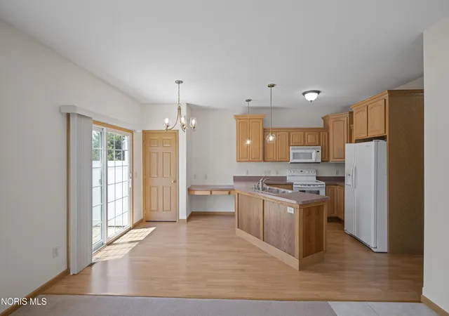 Photo 4 of House for sale at 1163 Meadowlark Ln, Bowling Green, OH 43402 | MLS# 10009179 | Listing updated on 2026-10-08