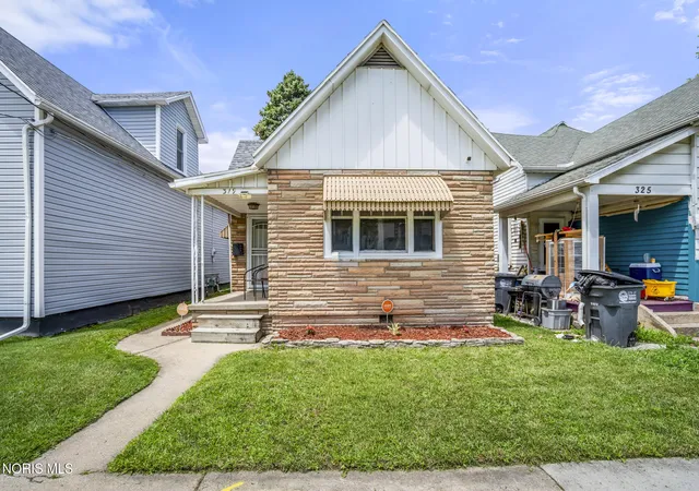 Photo 2 of Single family home for sale at 319 Palmer St, Toledo, OH 43608 | MLS# 10009194 | Listing updated on 2026-07-23