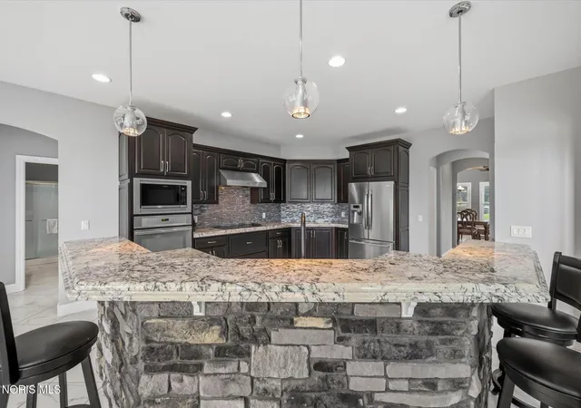 Photo 3 of Single family home for sale at 5809 Watermill Ct, Monclova, OH 43542 | MLS# 10010216 | Listing updated on 2026-10-06