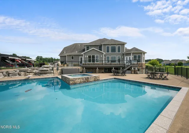 Photo 3 of Single family home for sale at 5809 Watermill Ct, Monclova, OH 43542 | MLS# 10010216 | Listing updated on 2026-10-06