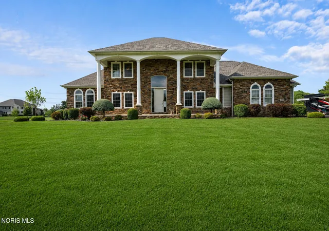 Photo 4 of Single family home for sale at 5809 Watermill Ct, Monclova, OH 43542 | MLS# 10010216 | Listing updated on 2026-10-06