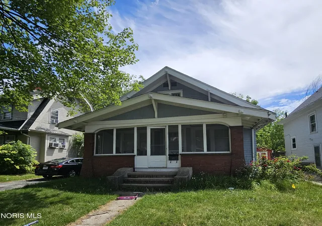 Photo 1 of Single family home for sale at 3826 Drexel Dr, Toledo, OH 43612 | MLS# 10009197 | Listing updated on 2026-09-16