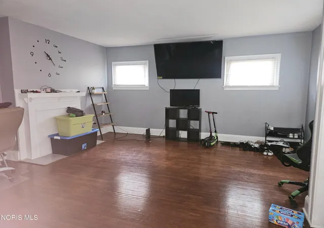 Photo 3 of Single family home for sale at 3826 Drexel Dr, Toledo, OH 43612 | MLS# 10009197 | Listing updated on 2026-09-16