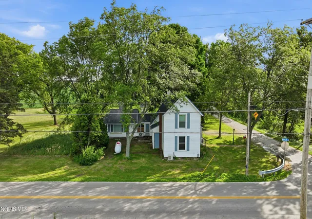 Homes for sale in Bowling Green, OH | 14511 Dirlam Rd, Bowling Green, OH 43402 | MLS# 10009389