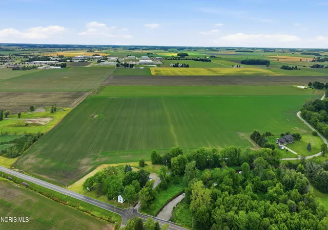 Homes for sale in Bowling Green, OH | 14511 Dirlam Rd, Bowling Green, OH 43402 | MLS# 10009389
