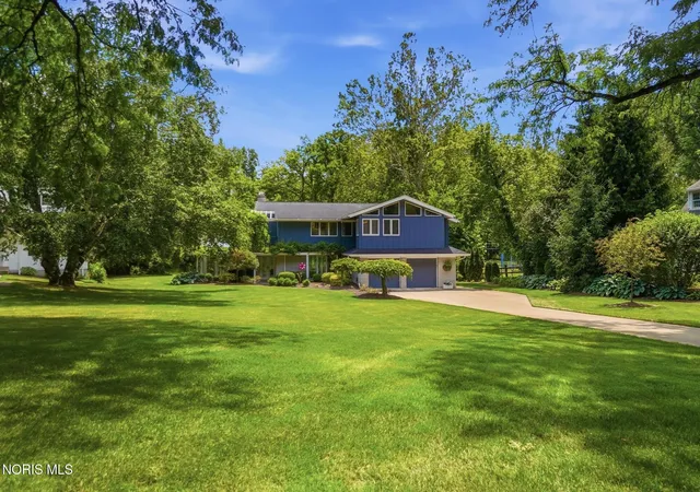 3rd image of 3751 Sulphur Spring Rd, Ottawa Hills, OH 43606 | MLS# 10009263