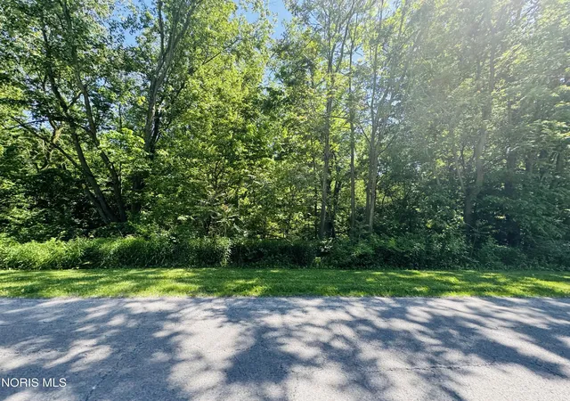 Homes for sale in North Baltimore, OH | 100 Poe Rd, North Baltimore, OH 45872 | MLS# 10009422