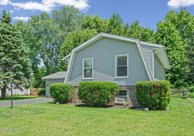 Homes for sale in Waterville, OH | 600 Wilkshire Dr, Waterville, OH 43566 | MLS# 10009235