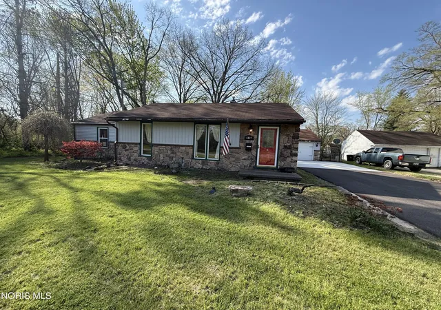Homes for sale in Toledo, OH | 5927 Greenacre Rd, Toledo, OH 43615 | MLS# 10009229