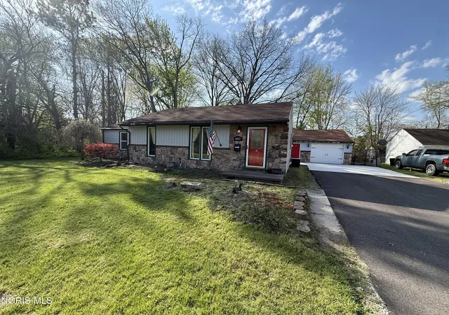 Homes for sale in Toledo, OH | 5927 Greenacre Rd, Toledo, OH 43615 | MLS# 10009229