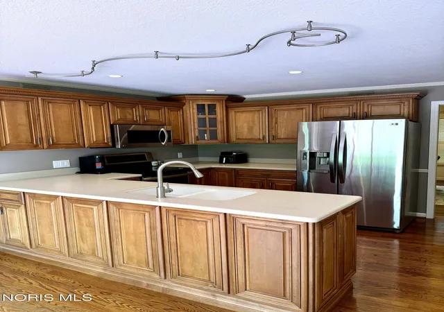 5th image of 813 Roche De Bouef Ct, Waterville, OH 43566 | MLS# 10009234