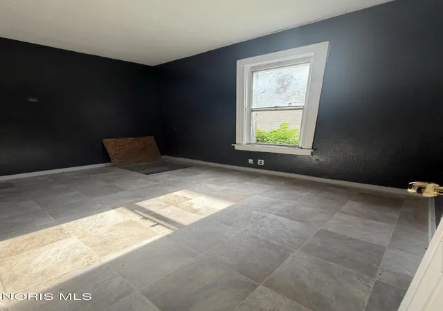 Photo 3 of Single family home for sale at 1015 Belmont Ave, Toledo, OH 43607 | MLS# 10009251 | Listing updated on 2026-09-03