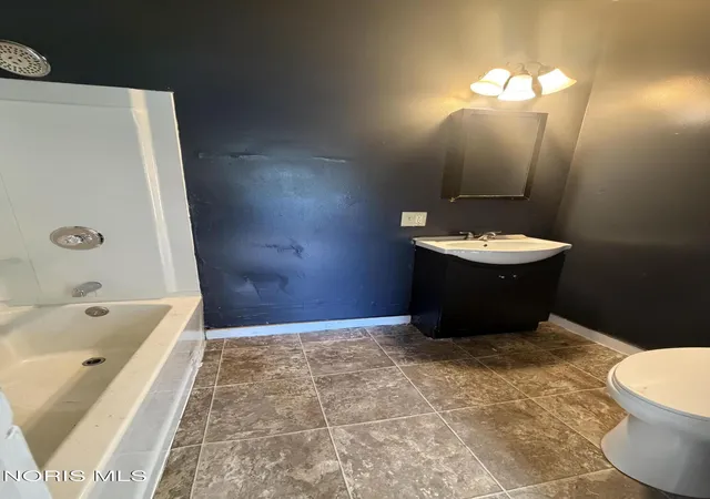 Photo 4 of Single family home for sale at 1015 Belmont Ave, Toledo, OH 43607 | MLS# 10009251 | Listing updated on 2026-09-03