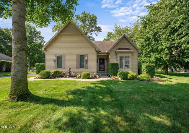 Homes for sale in Holland, OH | 8339 Sycamore Woods Ln, Holland, OH 43528 | MLS# 10009801