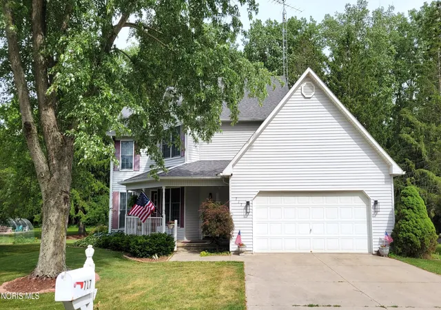 Homes for sale in Pioneer, OH | 717 Lakeshore Dr, Pioneer, OH 43554 | MLS# 10009282
