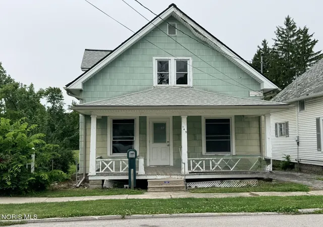 Homes for sale in Woodville, OH | 105 W College Ave, Woodville, OH 43469 | MLS# 10009314