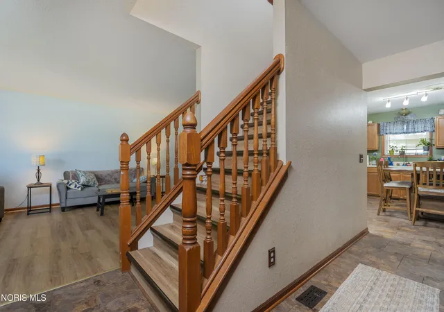 5th image of 1315 Mary Lou Ct, Perrysburg, OH 43551 | MLS# 10009275