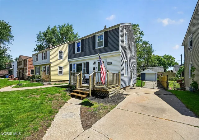 Homes for sale in Toledo, OH | 553 Andora Dr, Toledo, OH 43609 | MLS# 10009288