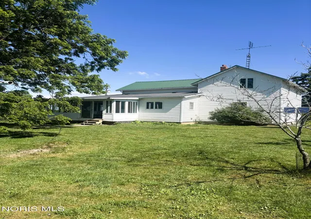 Photo 4 of Single family home for sale at 18378 County Rd S, Alvordton, OH 43501 | MLS# 10009309 | Listing updated on 2026-09-03
