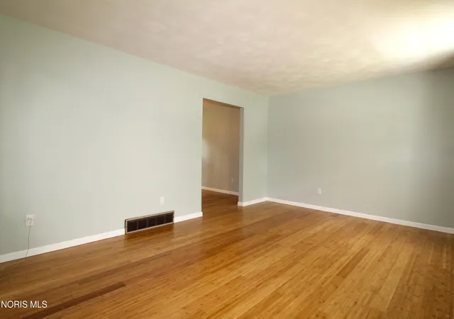 5th image of 2302 Country Squire Ln, Toledo, OH 43615 | MLS# 10009310
