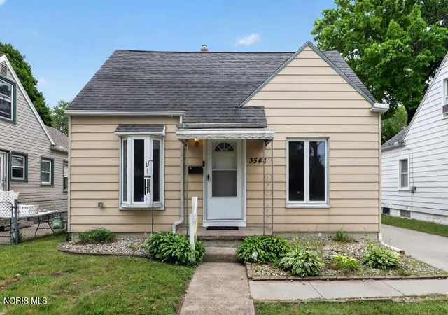 Homes for sale in Toledo, OH | 3548 Kershaw Ave, Toledo, OH 43613 | MLS# 10009333