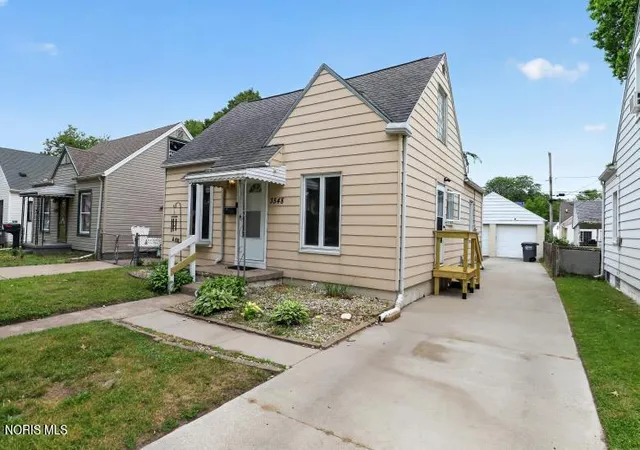 Homes for sale in Toledo, OH | 3548 Kershaw Ave, Toledo, OH 43613 | MLS# 10009333