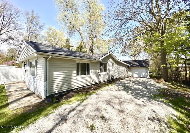 Homes for sale in Toledo, OH | 5228 Rowland Rd, Toledo, OH 43613 | MLS# 10009322