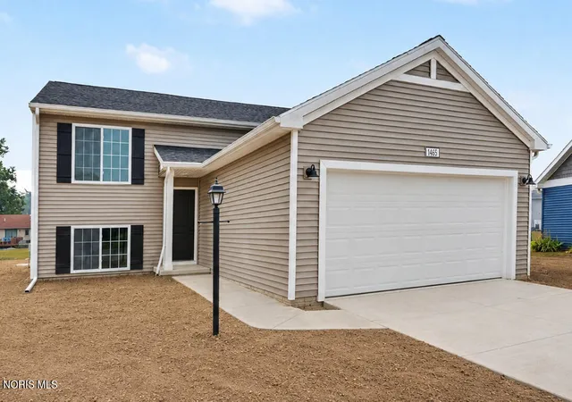 1st image of 1465 Lee Ann Ave, Defiance, OH 43512 | MLS# 10009380