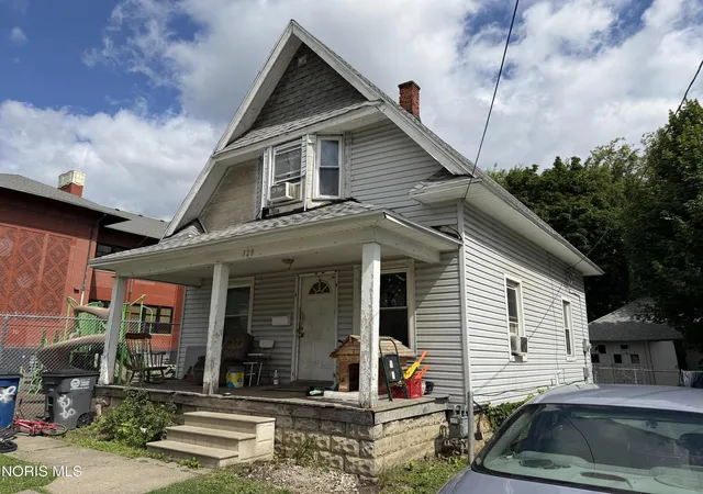 Photo 2 of Single family home for sale at 328 Eastern Ave, Toledo, OH 43609 | MLS# 10009335 | Listing updated on 2026-06-18