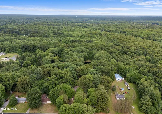 Homes for sale in Swanton, OH | 3604 Co Rd 2, Swanton, OH 43558 | MLS# 10009408