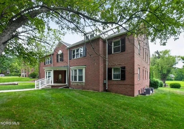 Homes for sale in Ottawa Hills, OH | 2237 Evergreen Rd, Ottawa Hills, OH 43606 | MLS# 10010006