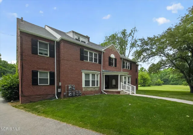 Homes for sale in Ottawa Hills, OH | 2237 Evergreen Rd, Ottawa Hills, OH 43606 | MLS# 10010006
