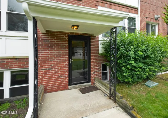 Homes for sale in Ottawa Hills, OH | 2237 Evergreen Rd, Ottawa Hills, OH 43606 | MLS# 10010006