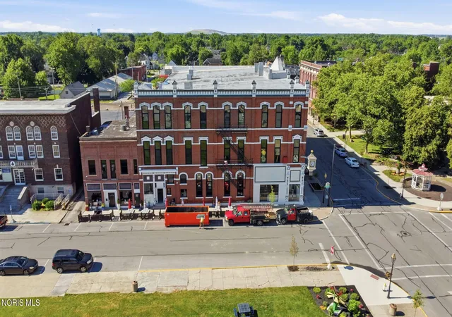 Listing Photo 2 - Condo for sale in building located at 208 S Main St, Fostoria, OH 44830 - Unit #3