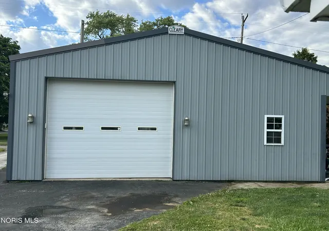Photo 3 of Sale Pending at 512 W South St, Mc Comb, OH 45858 | MLS# 10009359 | Listing updated on 2026-08-04